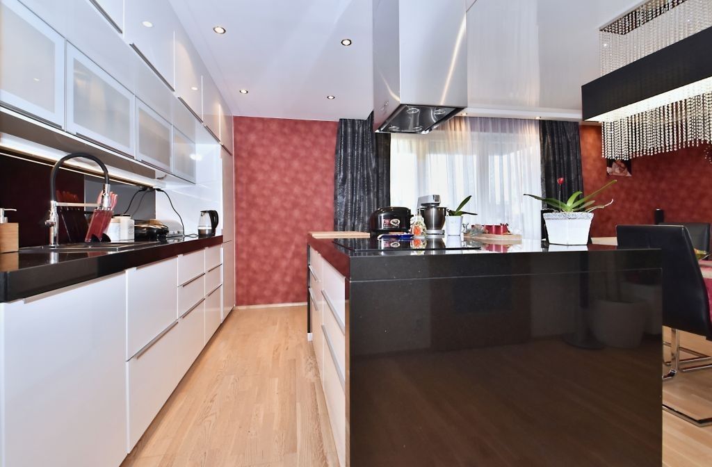 Prodej byt 4+kk - Sazovicka , 188 m² - 5