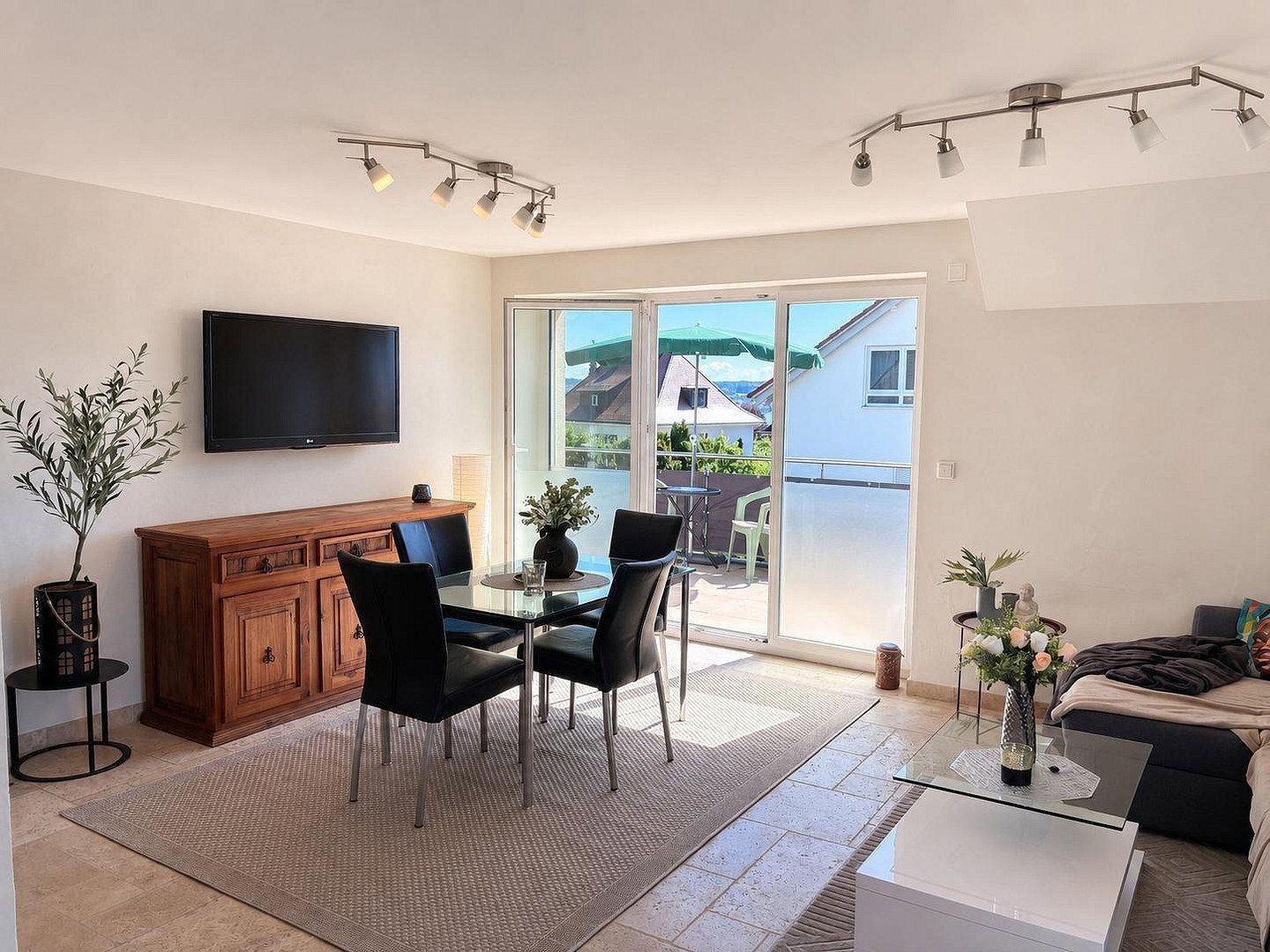 Prodej byt 4+1 - , Bádensko-Württembersko, 92 m² - 5