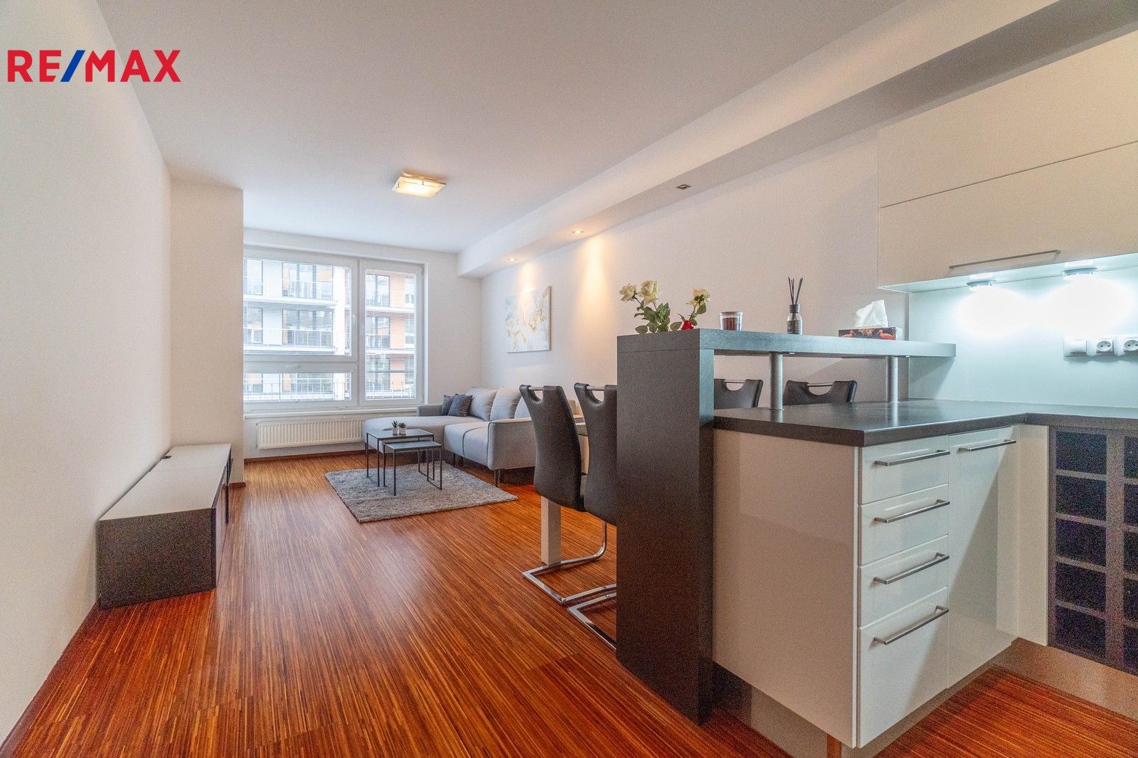 Pronájem byt 2+kk - Kabešova, Praha, 56 m²