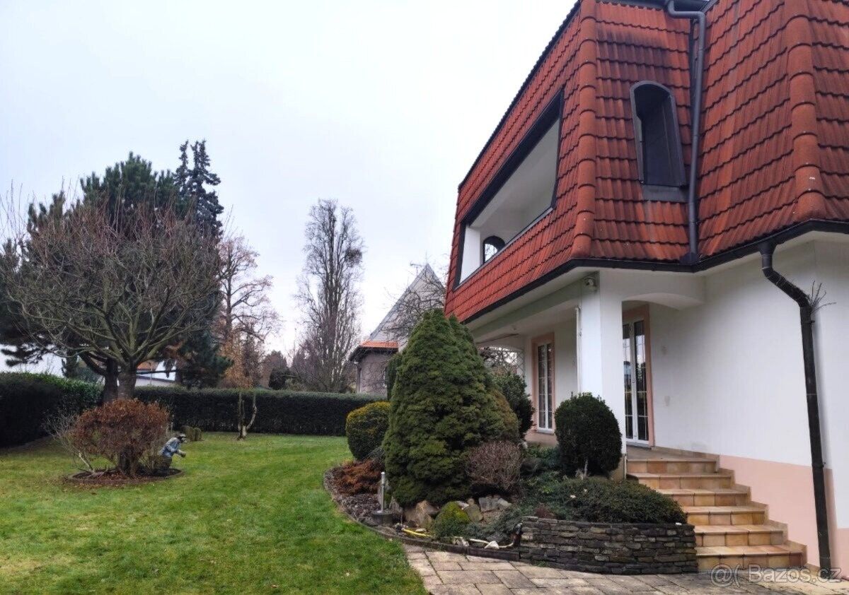 Pronájem rodinný dům - Průhonice, 252 43