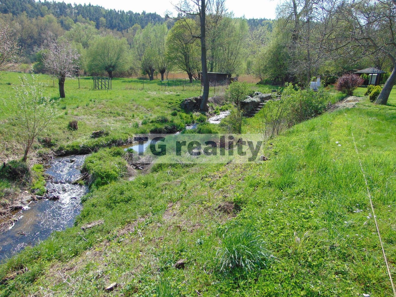 Louka · 550 m² · Trojanův mlýn, Praha Suchdol - 4