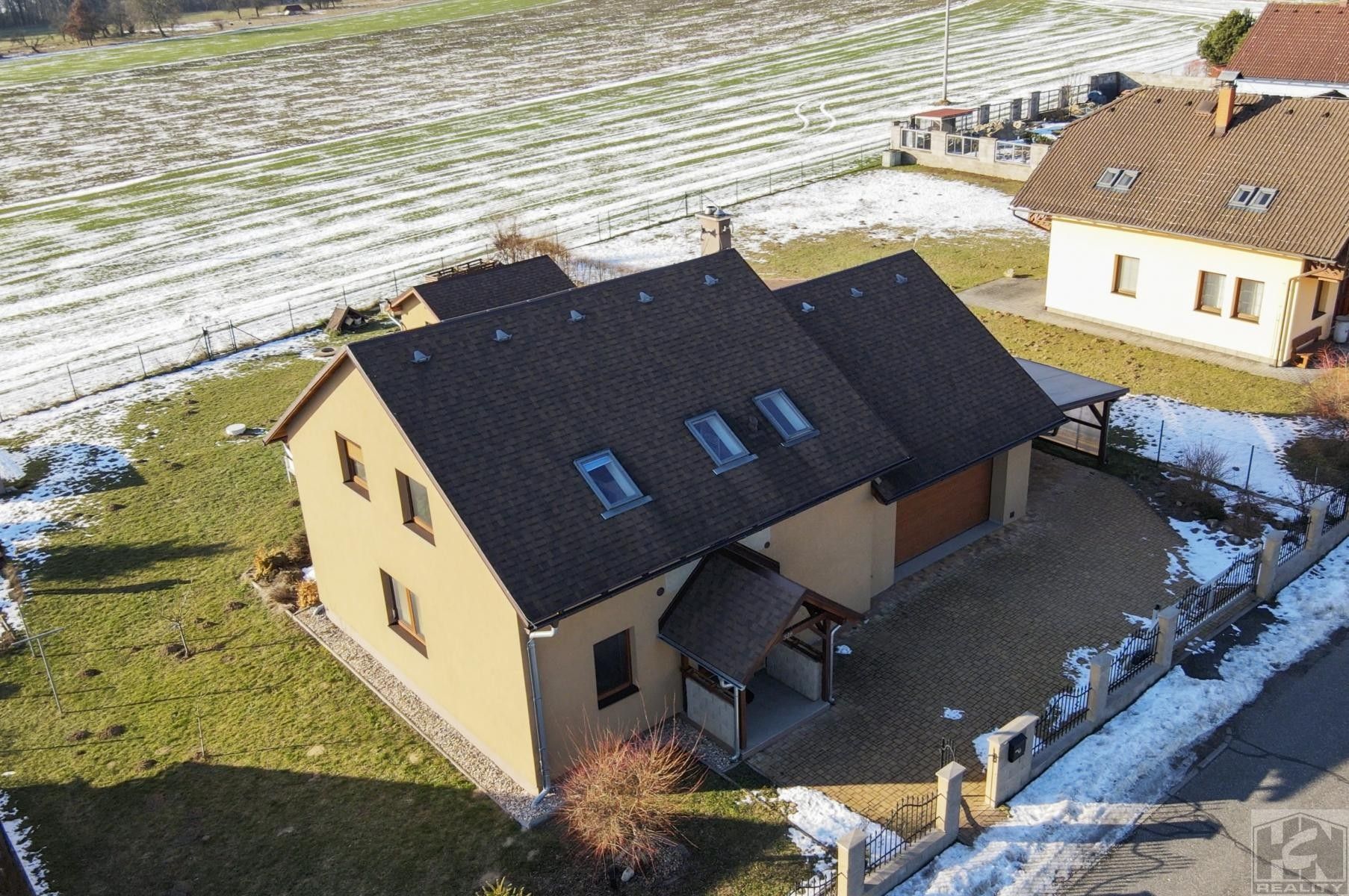 Rodinné domy, Jenišovice, 190 m²