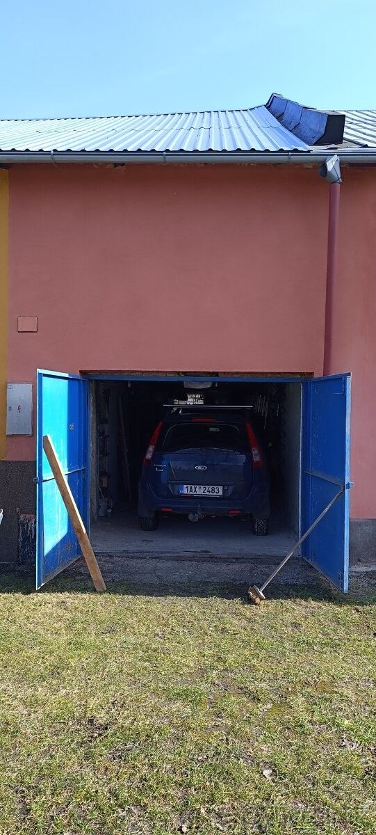 Garáže, Ostrava, 720 00