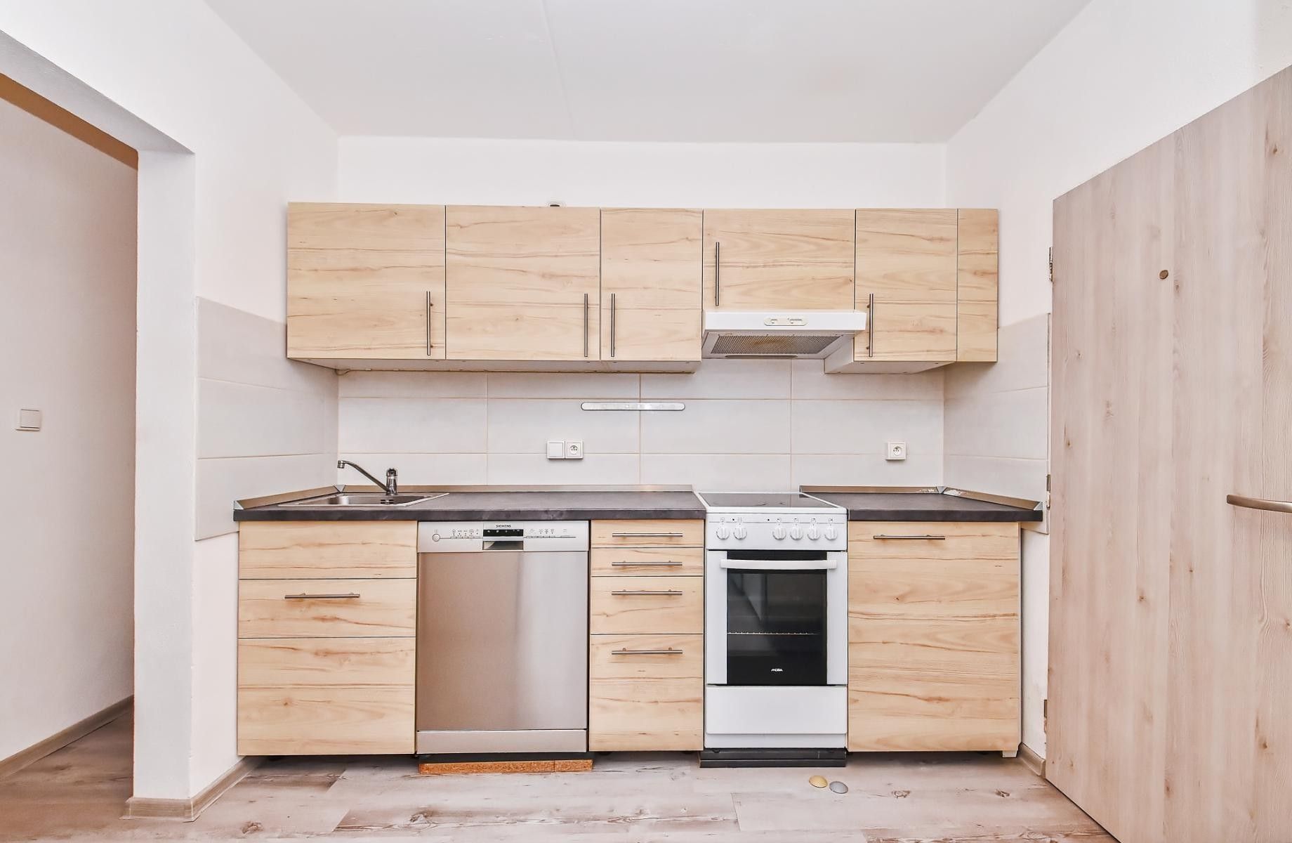 2+kk, Kardašovská , Praha, 48 m²