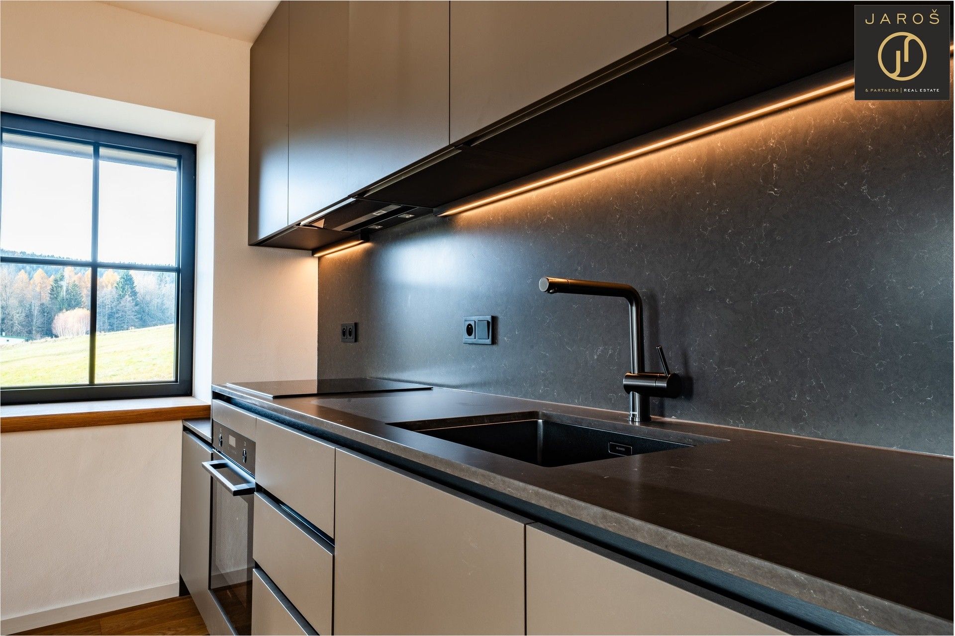 Prodej ubytovací zařízení - Strážné, 101 m²