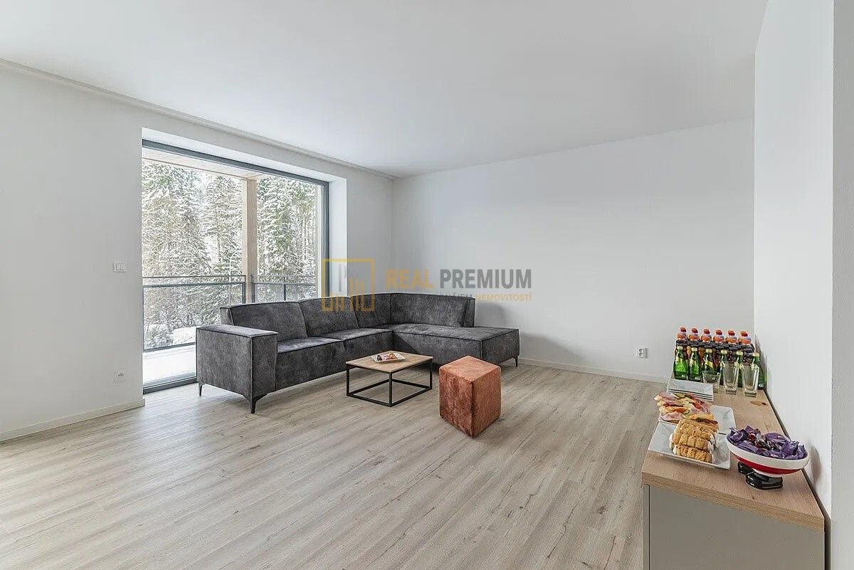 Prodej komerční - Velké Karlovice, 766 m²