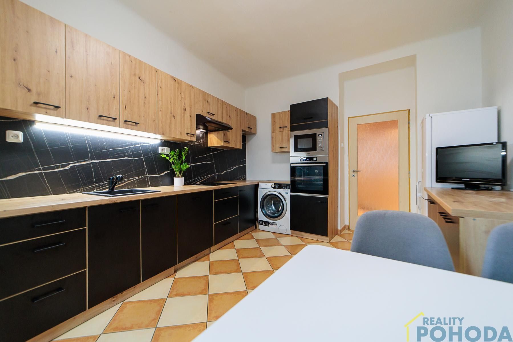 Pronájem byt 2+1 - Biskupcova, Praha, 69 m²