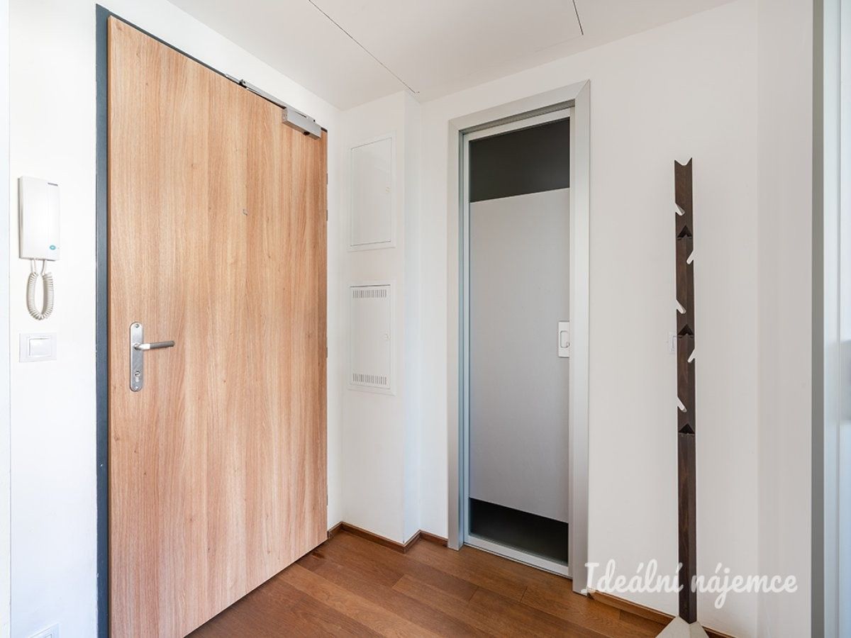 2+kk, Petržílkova, Praha, 43 m² - 2