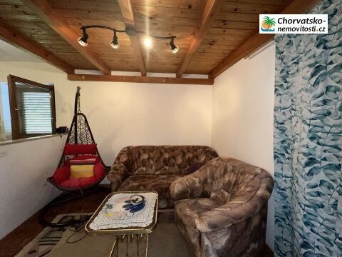 Byty, 987 66, Zahraničí