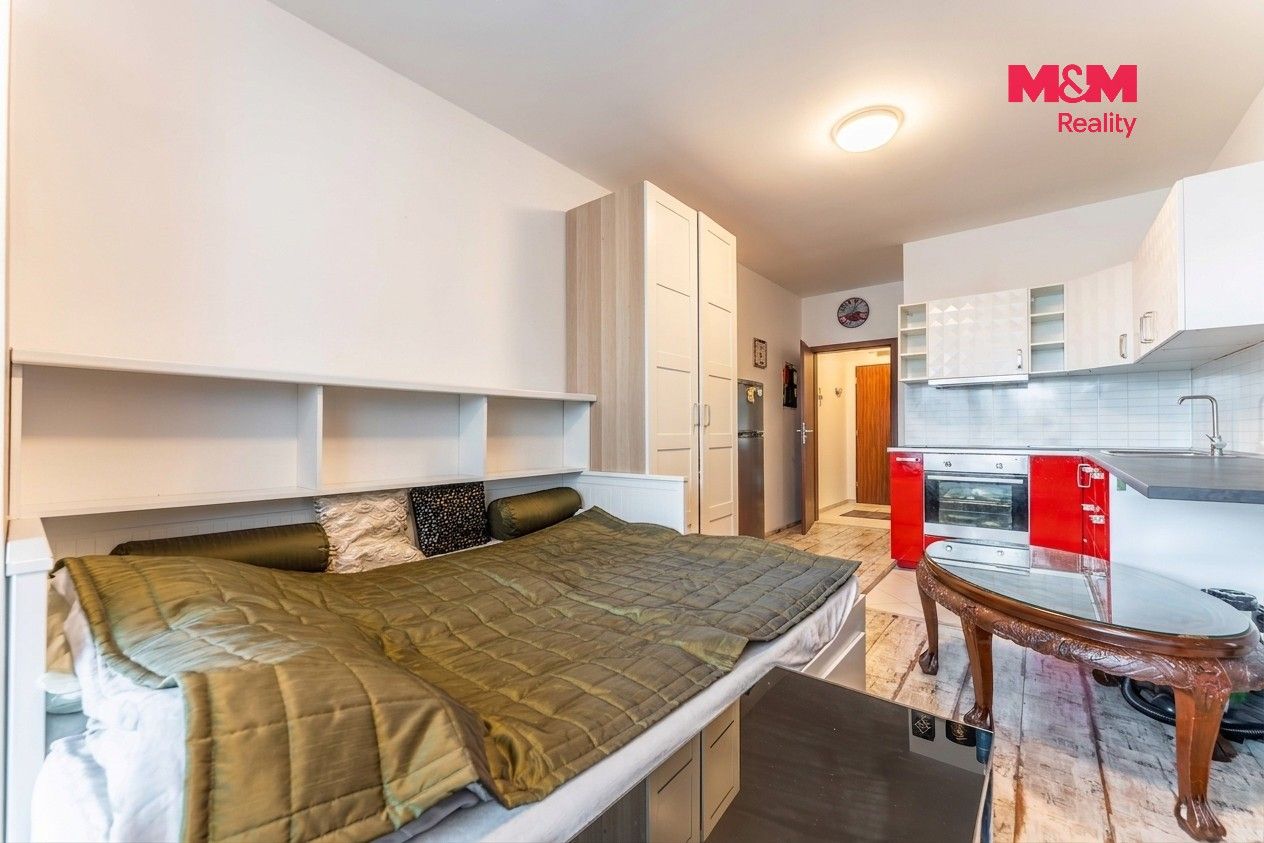 Byt 1+kk · 29 m² · Zakšínská, Praha - 3