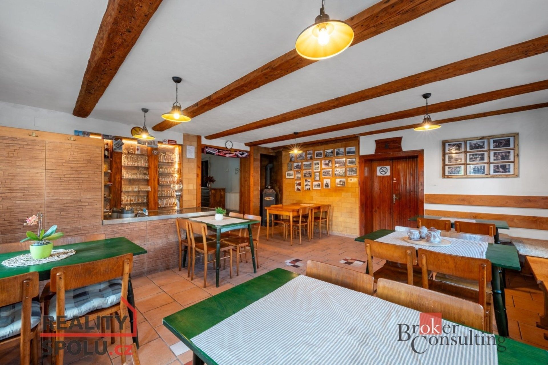 Prodej ubytovací zařízení - Kunratice, 418 m²