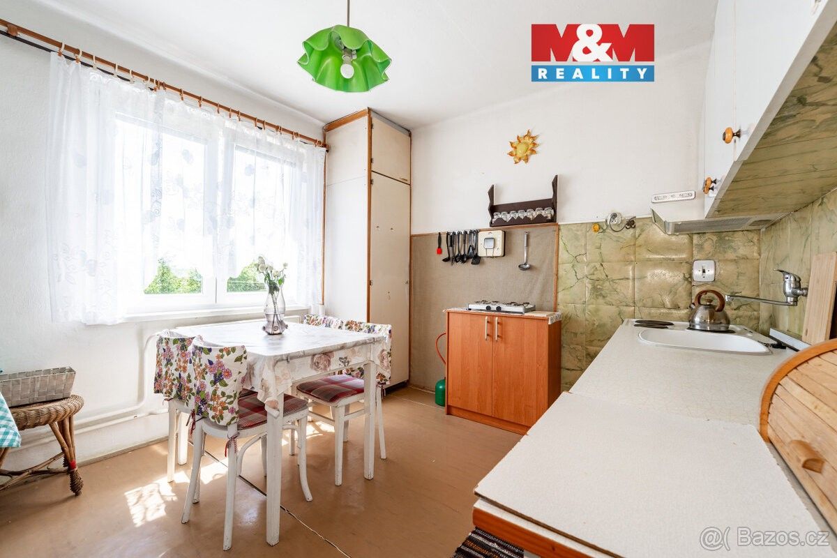 Byty, Slavonice, 378 81