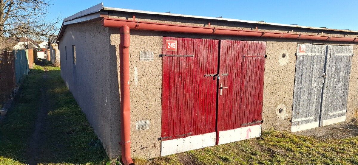 Garáže, Jindřichův Hradec, 377 01