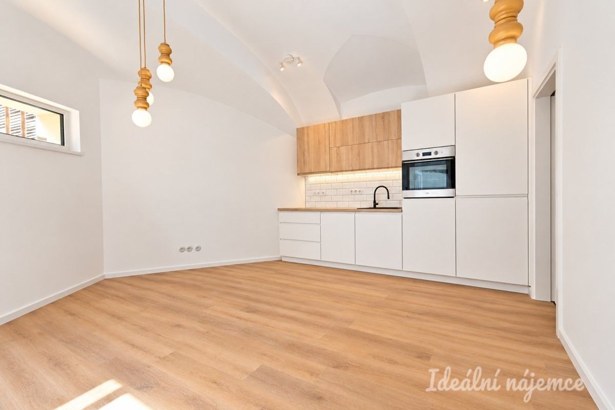 2+kk, Špitálka, Brno, 38 m² - 1