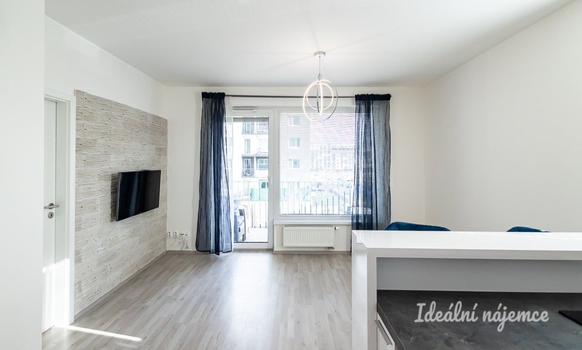 Byt 2+kk · 50 m² · Strnadových, Praha - 4