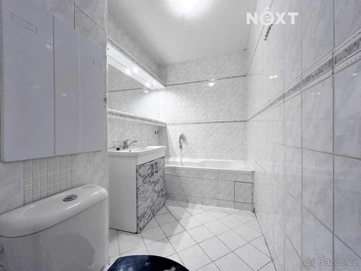 Pronájem byt - Chodov u Karlových Var, 357 35