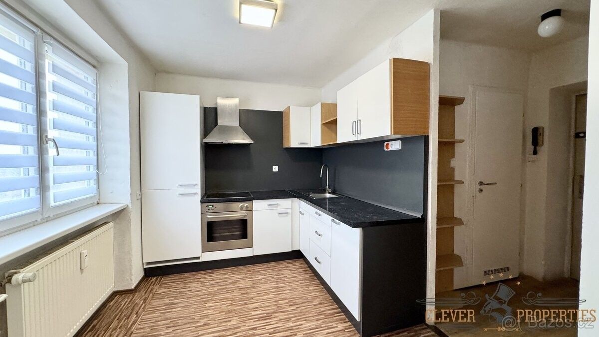 Byty, Chvaletice, 533 12