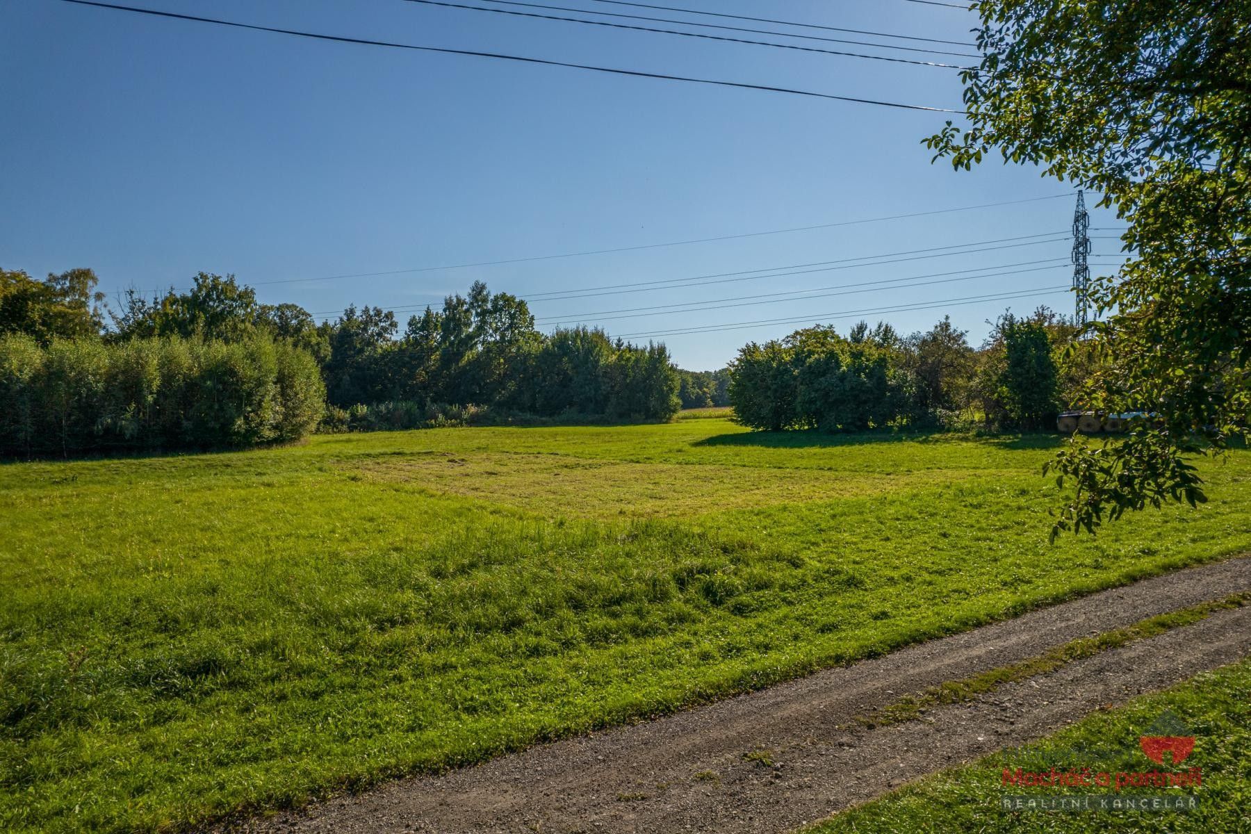 Pozemek pro bydlení, 1 735 m²