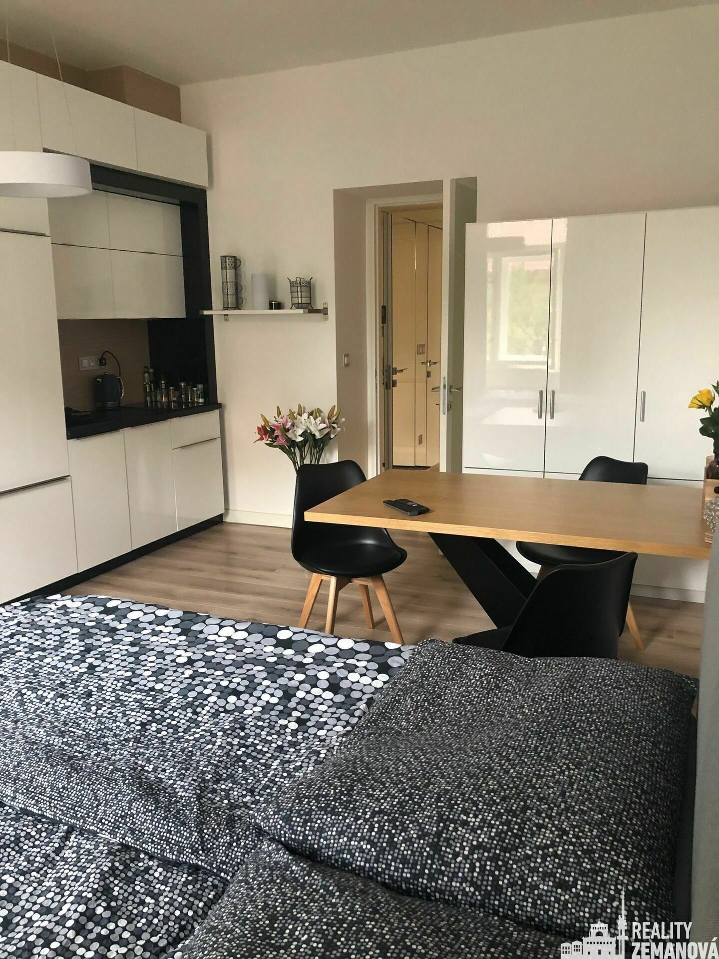 Pronájem byt 1+kk - Bořivojova, Praha, 31 m²