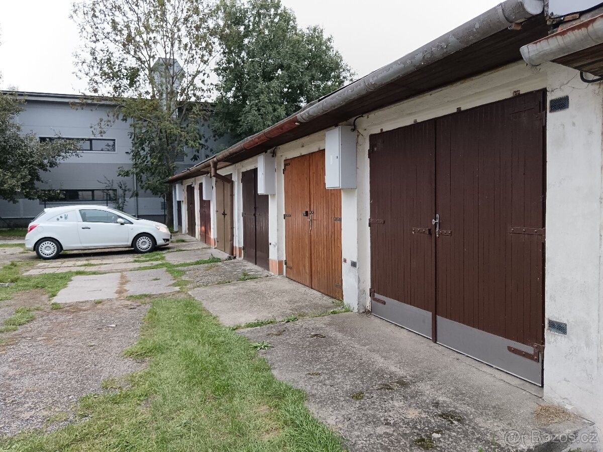 Garáže, Otrokovice, 765 02