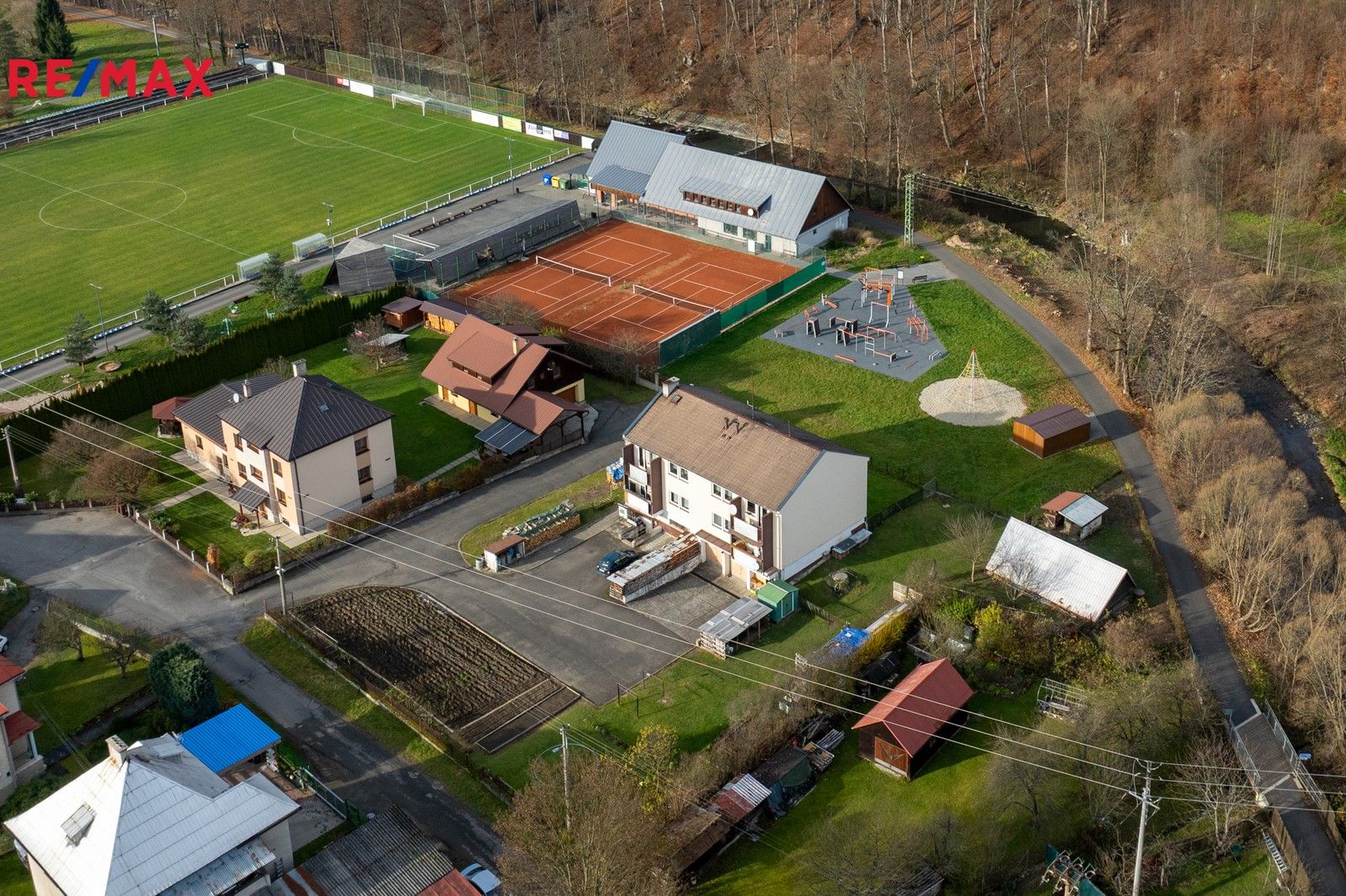 Prodej rodinný dům - Lesní, Karolinka, 366 m²