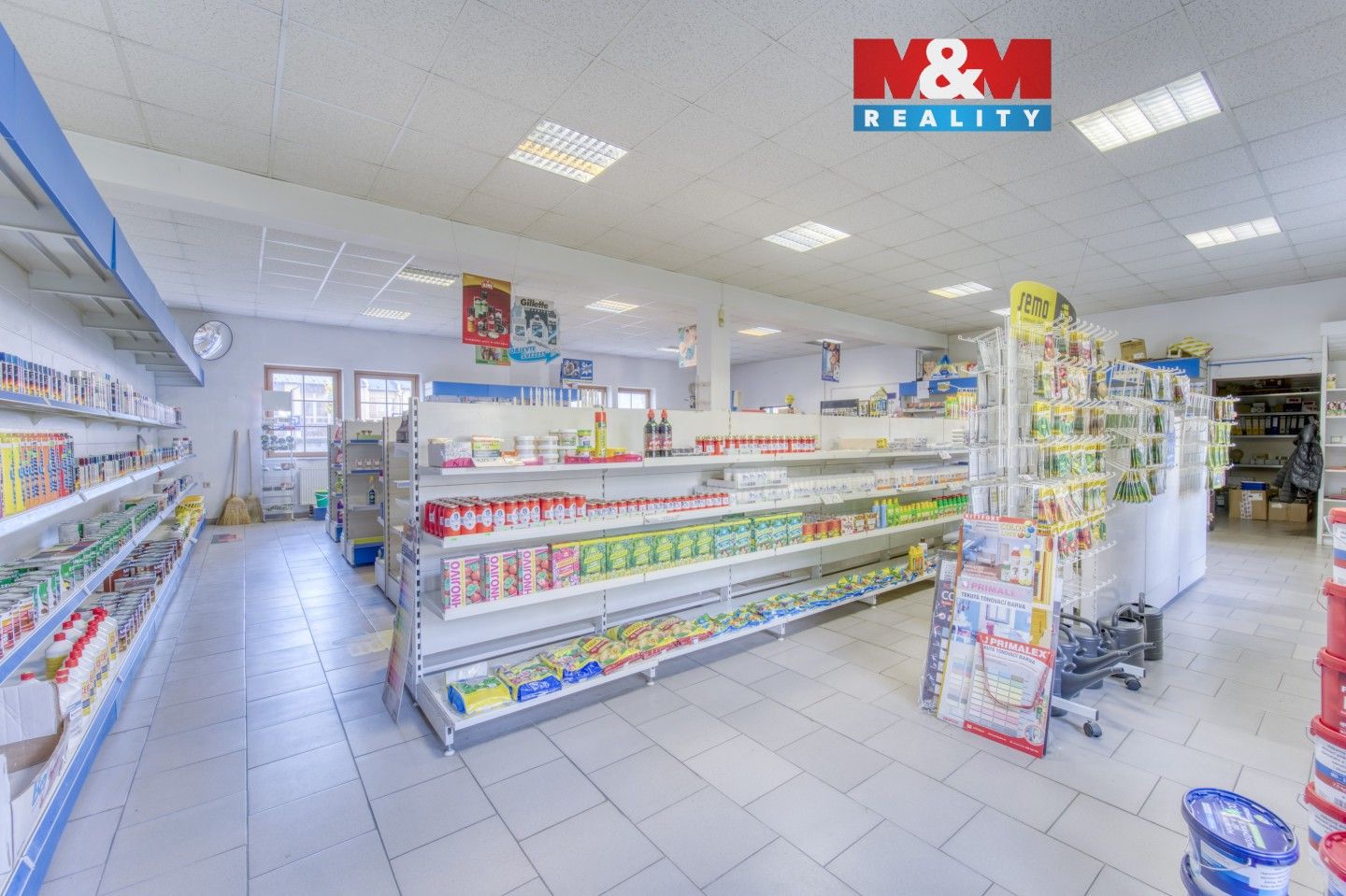 Obchodní prostory, náměstí Republiky, Bor, 156 m²