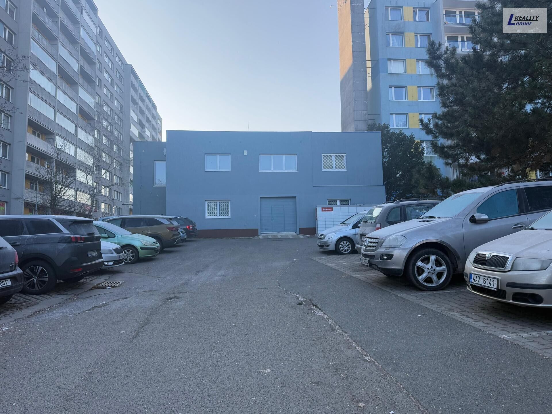 Pronájem obchodní prostory - Hviezdoslavova, Praha, 661 m²