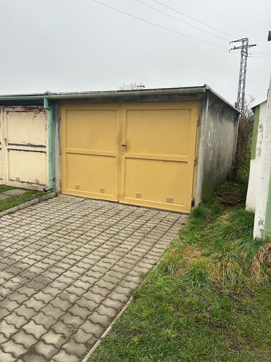 Garáže, Uherské Hradiště, 686 01