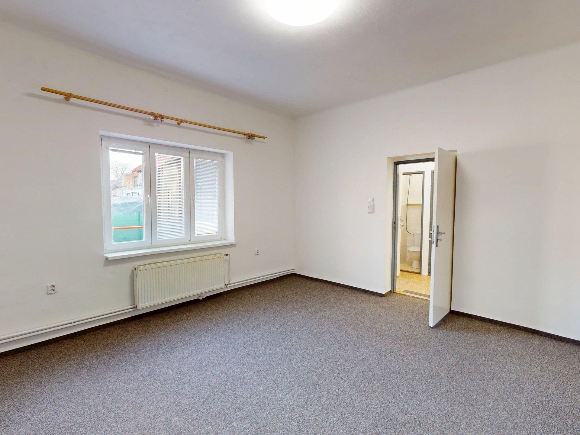 Pronájem rodinný dům - Mochovská, Praha, 101 m²