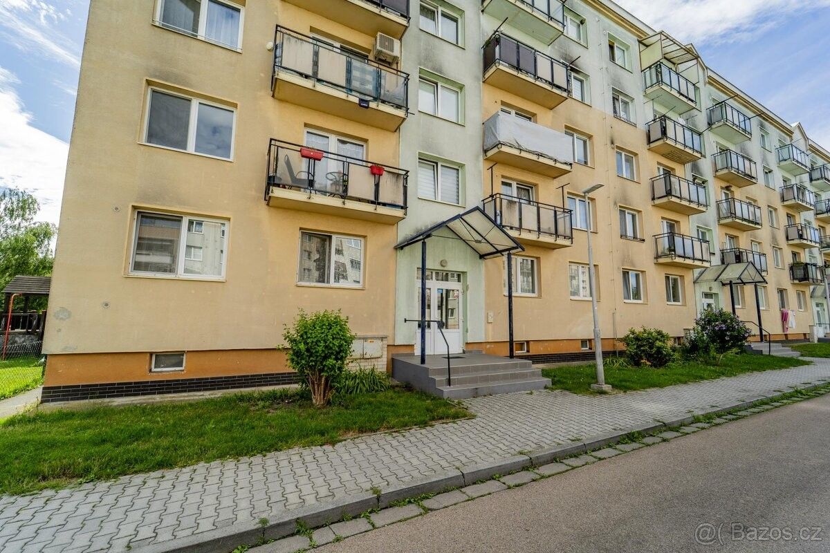 Prodej byt - Luštěnice, 294 42