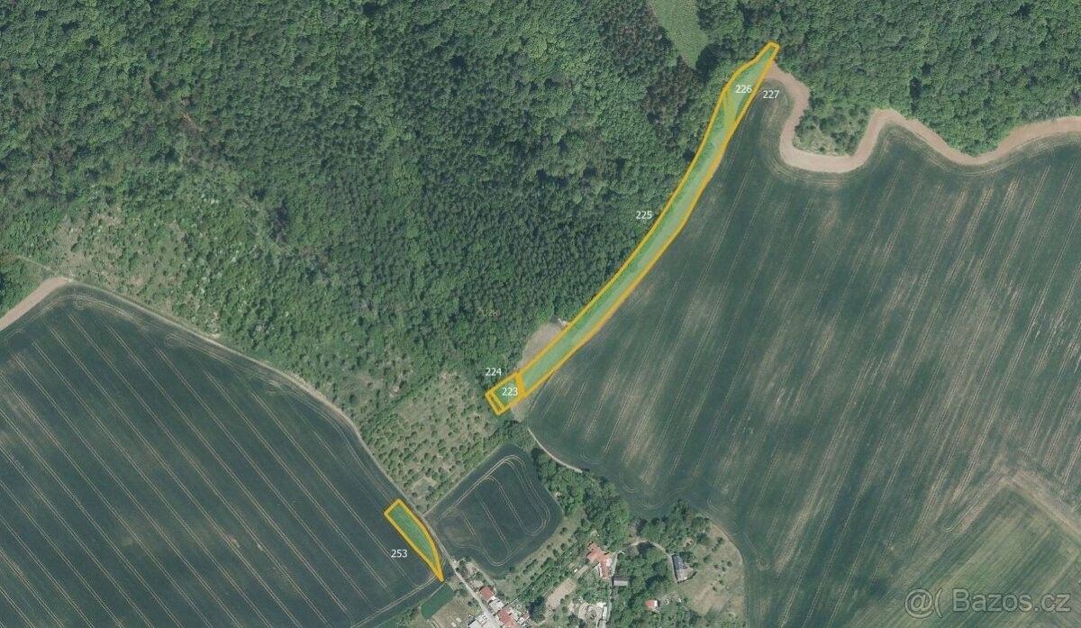 Prodej pozemek pro bydlení - Litenčice, 768 13