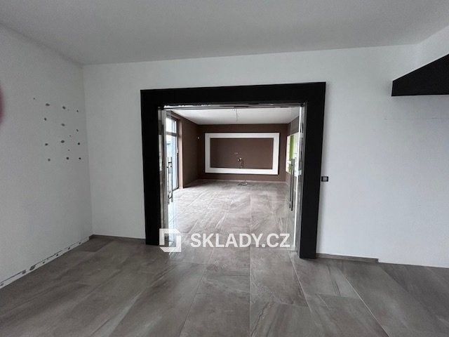 Obchodní prostory · 360 m² · Cheb - 4