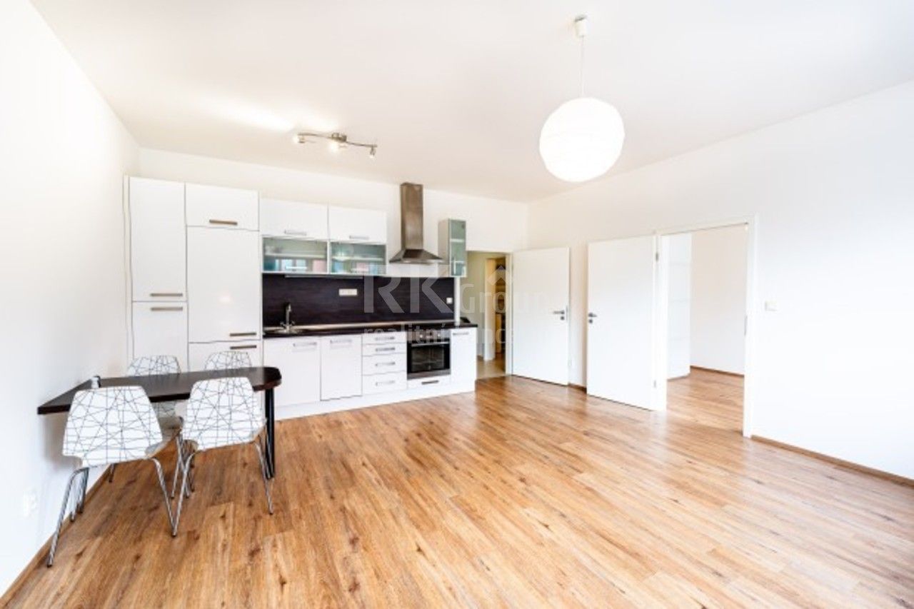 2+kk, Tvrdonická, Praha, 57 m²