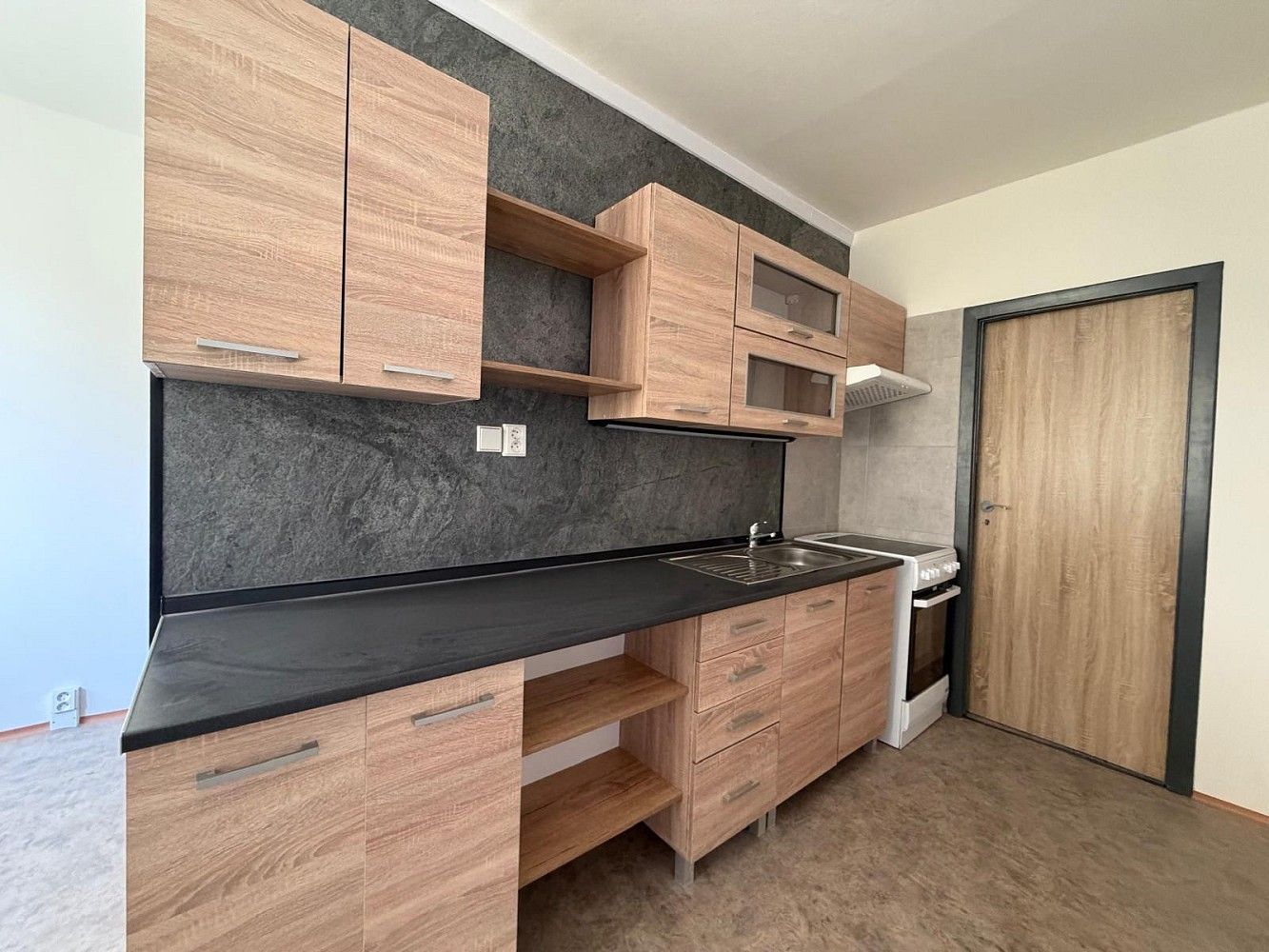 3+1, Jirkov, okres Chomutov, Ústecký kraj, 78 m² - 1