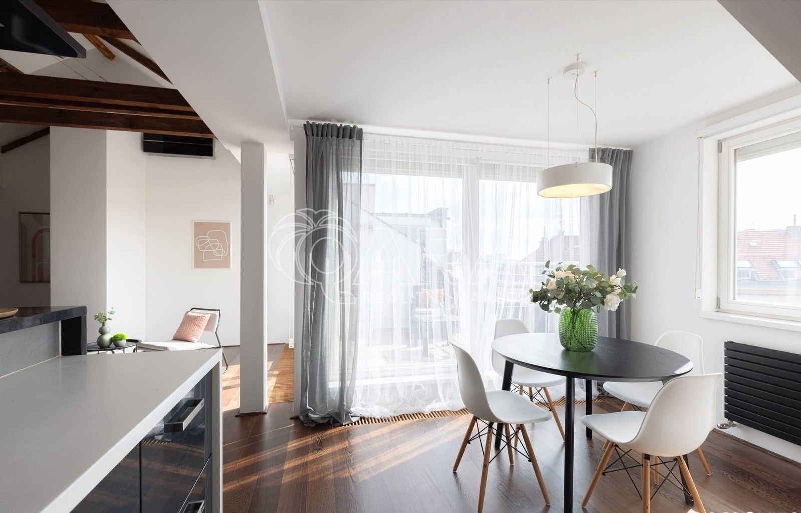 Pronájem byt 4+kk - Bělocerkevská 634, Praha, 146 m²