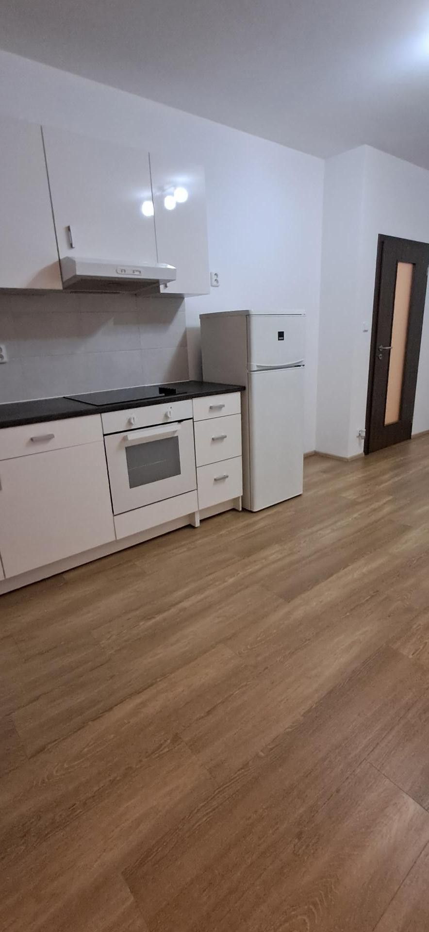 Pronájem byt 1+kk - Praha 15, Praha, 37 m²
