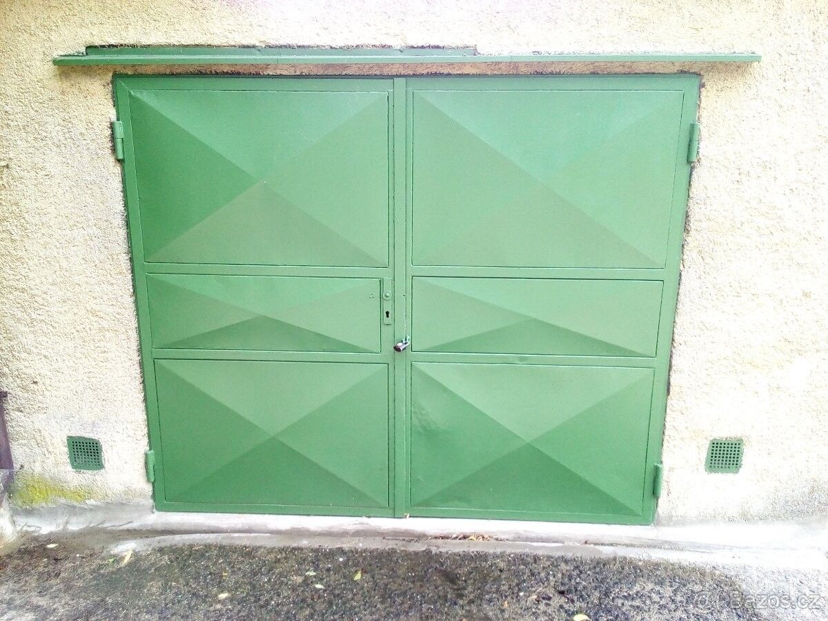 Garáže, Chomutov, 430 01