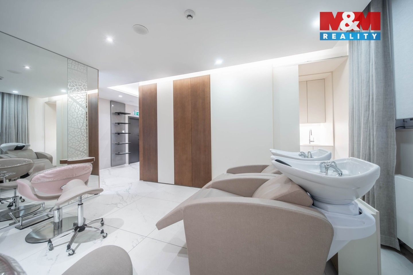 Obchodní prostory · 75 m² · náměstí Curieových, Praha - 4