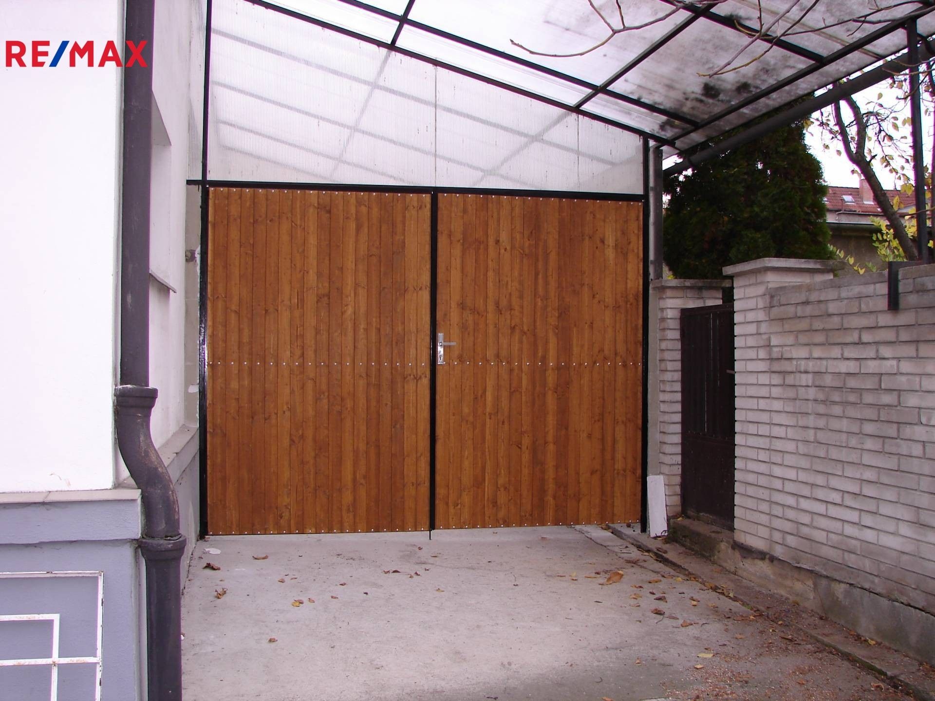 Garáže, Roztylské náměstí, Praha, 20 m²