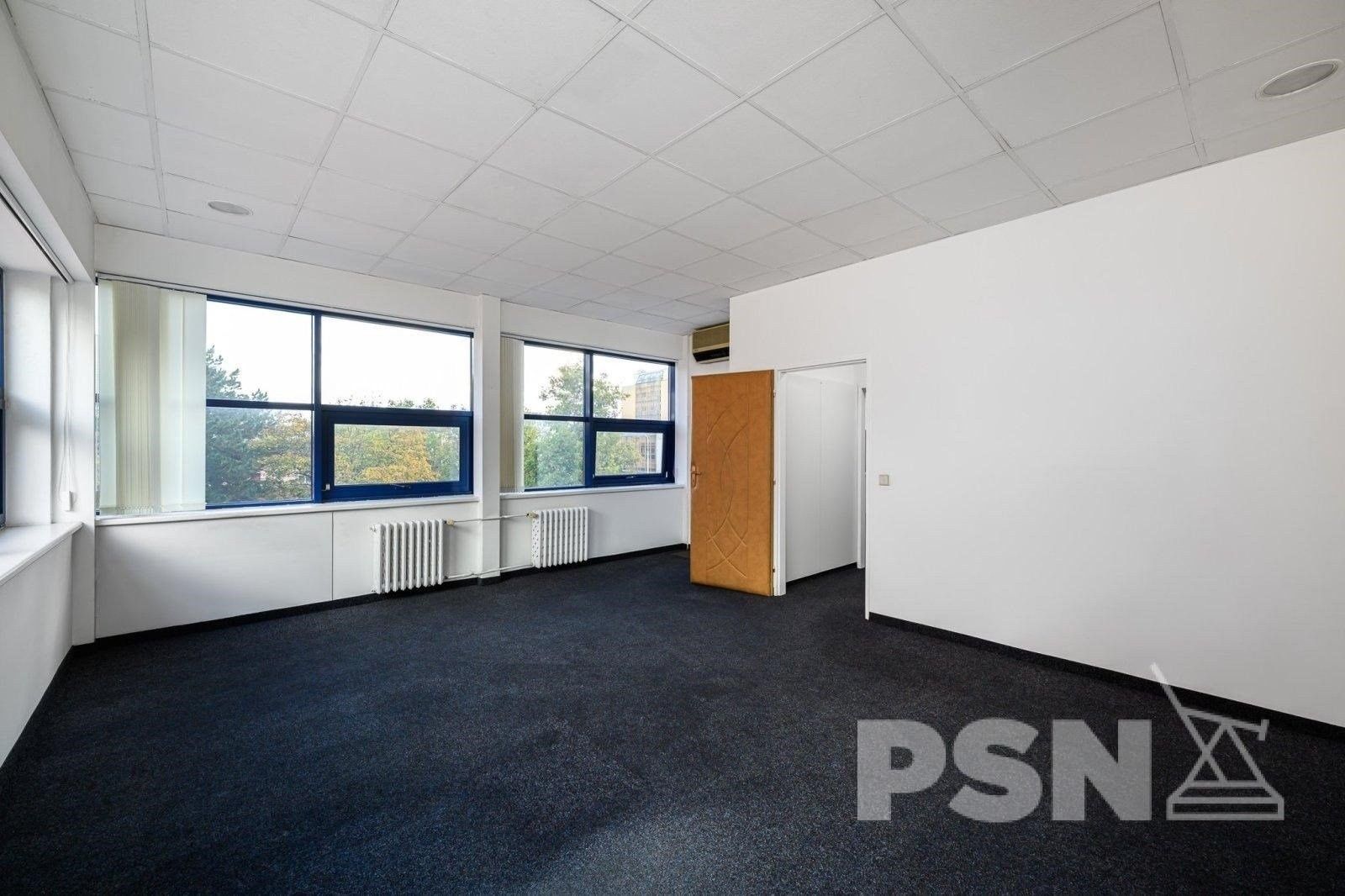 Pronájem kancelář - Hartigova 2596, Praha, 45 m²