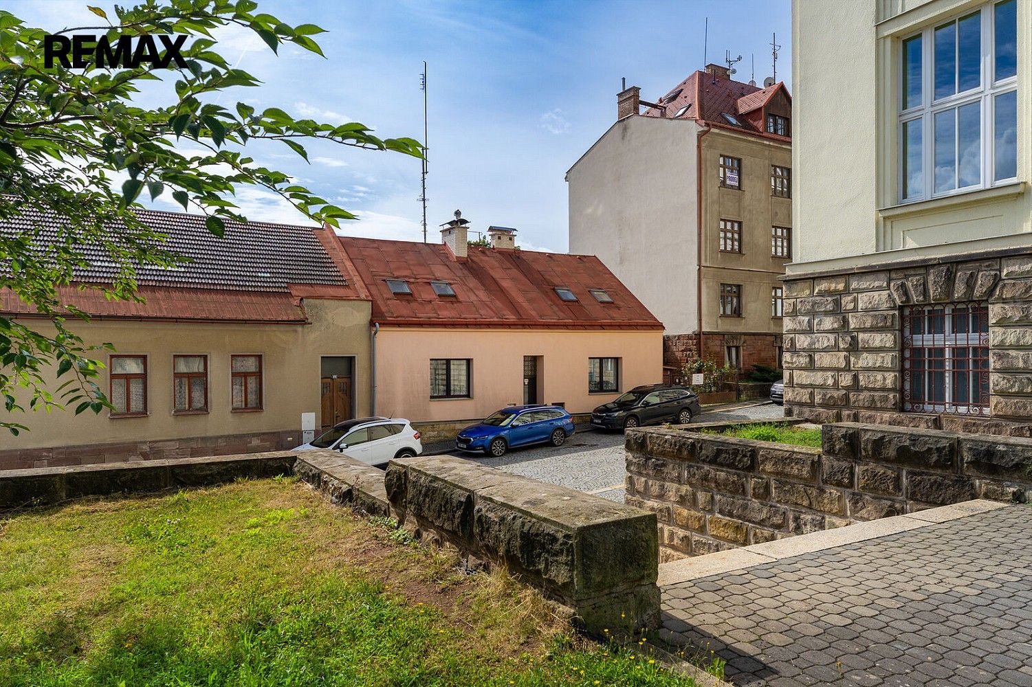 Rodinné domy, Lomnice nad Popelkou, okres Semily, Liberecký kraj, 234 m² - 1