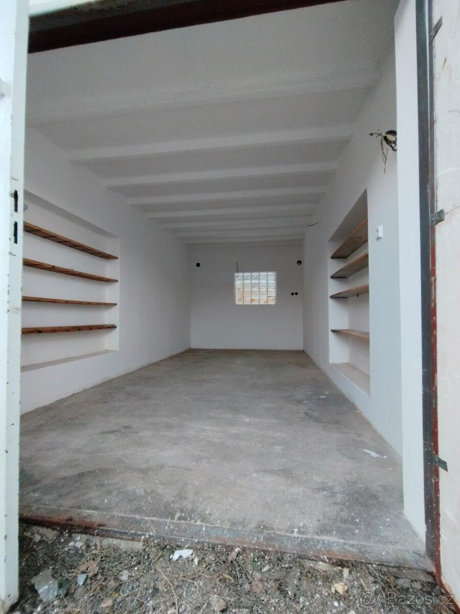 Garáže, Kaplice, 382 41