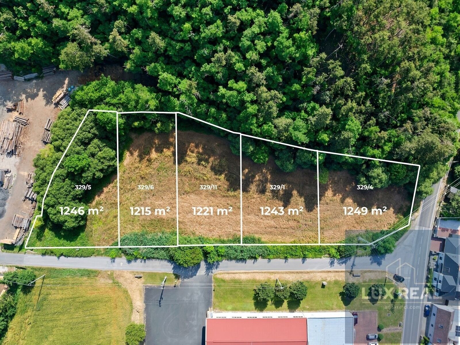 Pozemek pro bydlení, 1 215 m²