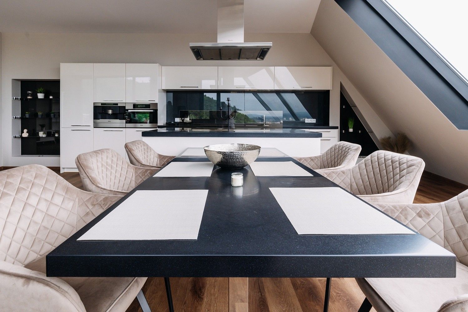 Byt 4+kk · 155 m² · Karlovy Vary, Karlovarský kraj - 4