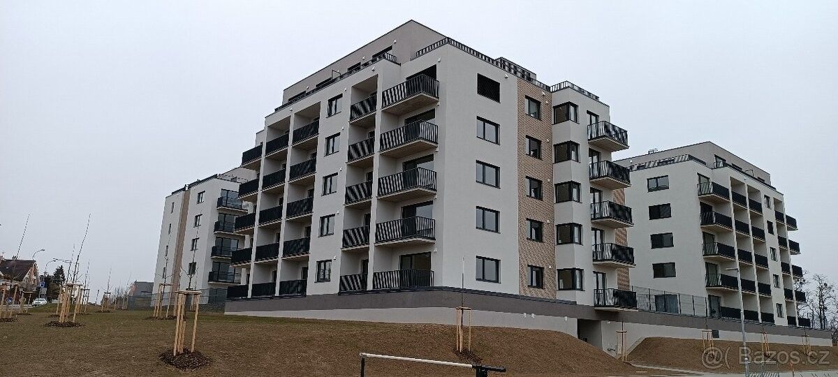 Garáže, Opava, 746 01