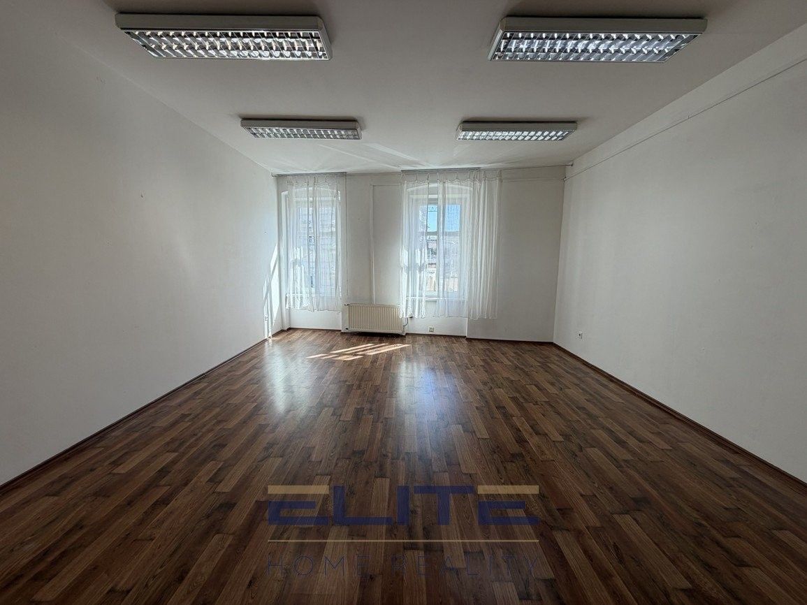 Pronájem kancelář - Husova, Liberec, 33 m² - 2