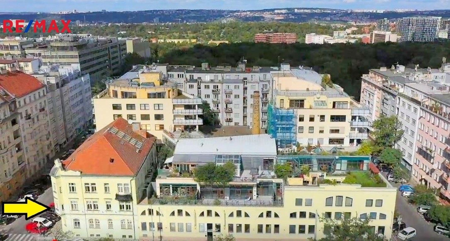 Pronájem obchodní prostory - Chrudimská, Praha, 325 m²