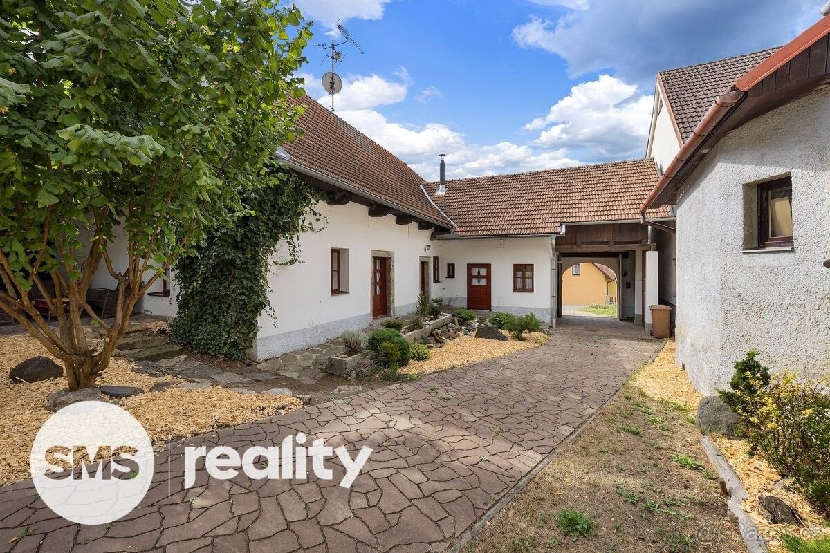 Rodinné domy, Velká Losenice, 592 11