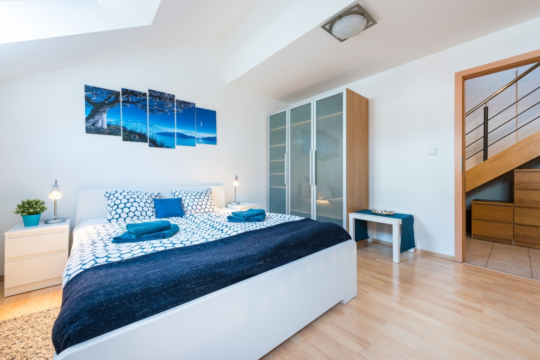 Byty, Hálkova, Praha - Nové Město, 135 m²
