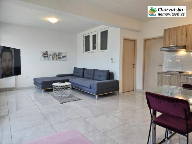 Byty, 987 66, Zahraničí